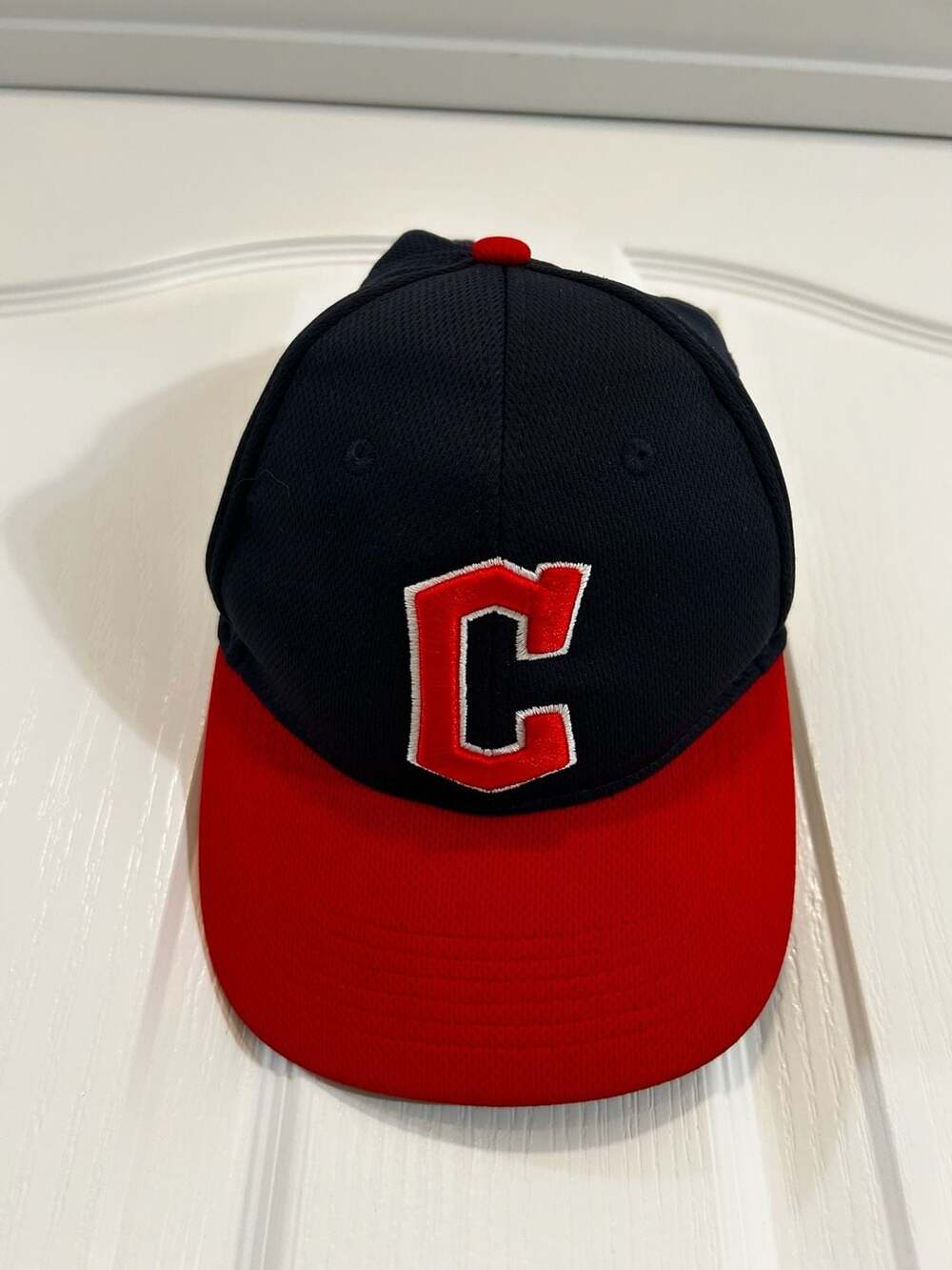 Cleveland Guardians MLB Baseball Cap Red Black Stretch Fit OSFM